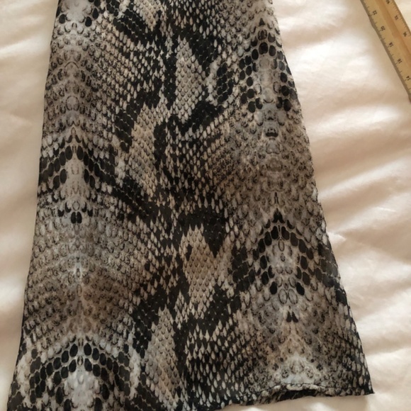 Clothes - Picture 3 of 3